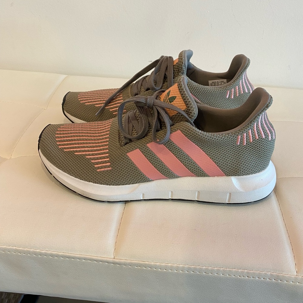 Adidas Original Running Shoe - Picture 2 of 3